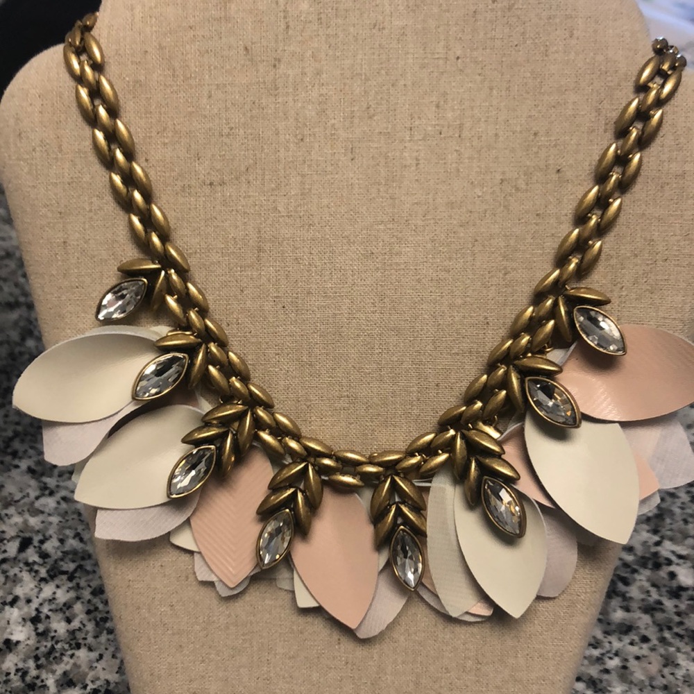 EUC Stella and Dot Statement Necklace